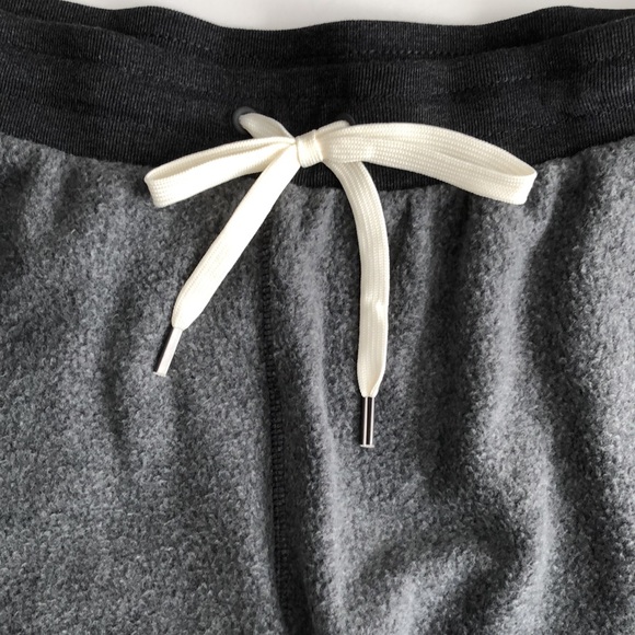 AVIA | Reverse Fleece Shorts - Picture 7 of 9